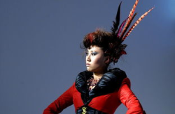 娱乐吃瓜君奇装异服,时尚界的另类风采